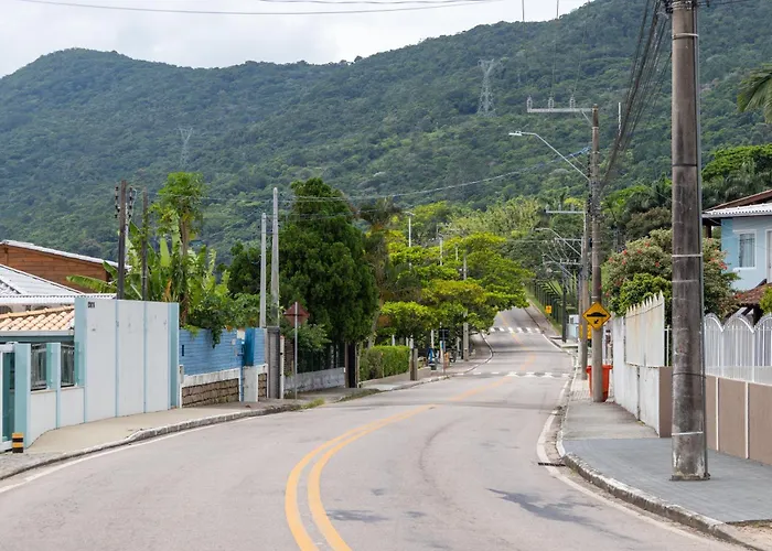 150m da Praia e a 300m do Casarão WZ8850